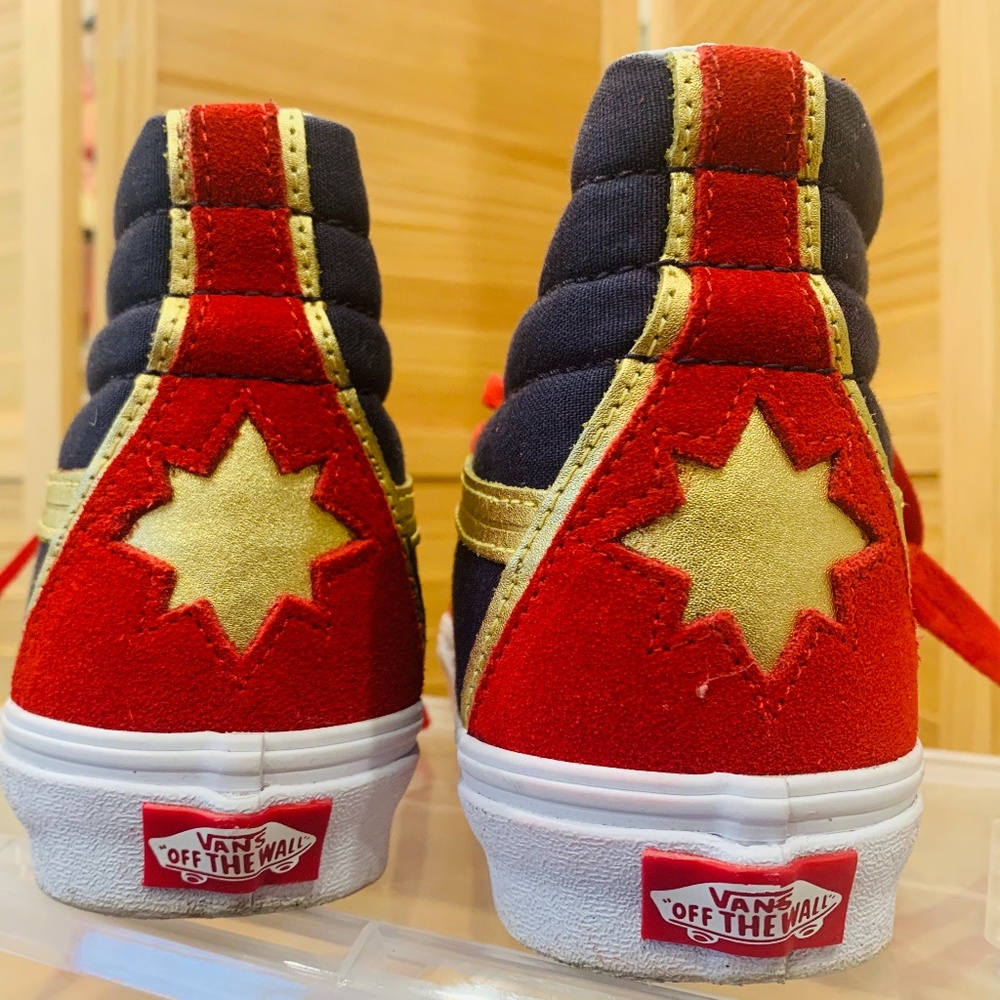 Vans SK8-Hi CAPTAIN MARVEL High Tops 6.5 / 8